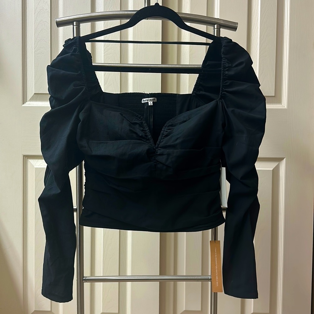 Reformation ivy top, black size 8, brand new. Sexy top, long sleeves